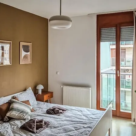 Stylish 2br With Terrace & Garage Parking Apartamento Budapest