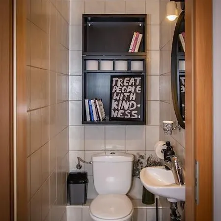 Apartment Stylish 2br With Terrace & Garage Parking Budapest