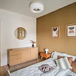 דירה Stylish 2br With Terrace & Garage Parking בודפשט